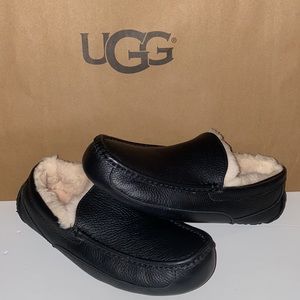 Men’s UGG ASCOT LEATHER BLACK SLIPPERS #9
